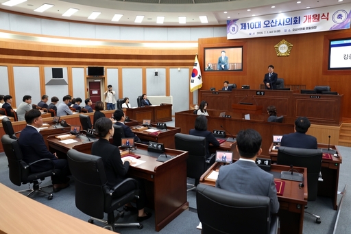 https://cdn.emetro.co.kr/data2/content/image/2026/07/16/.cache/512/20260716500151.jpg