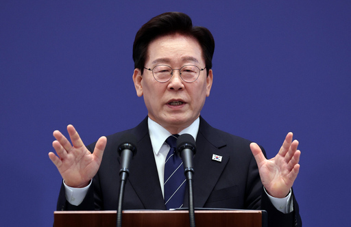 李대통령 "<b>레버리지</b> ETF…정책 불완정성 있었던 듯"