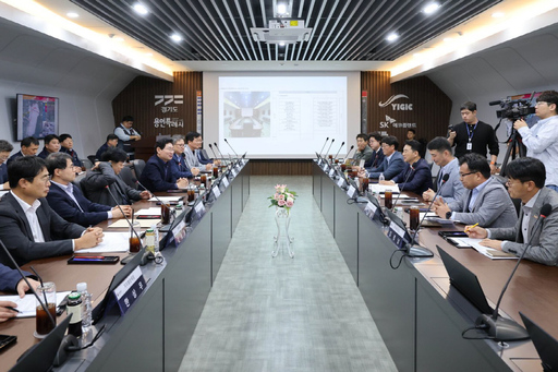 Yongin Mayor Lee Sang-il Shares Semiconductor Industrial Complex Development Experience with Hampyeong County