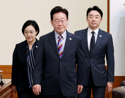 새 비서실장 고심 길어지는 이 대통령… 지지층 통합·정무감각 등 고려...