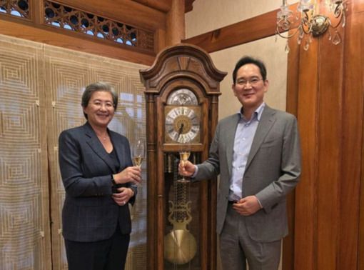 이재용 이어 노태문 만난 리사 수…반도체 넘어 모바일 협력 '신호'